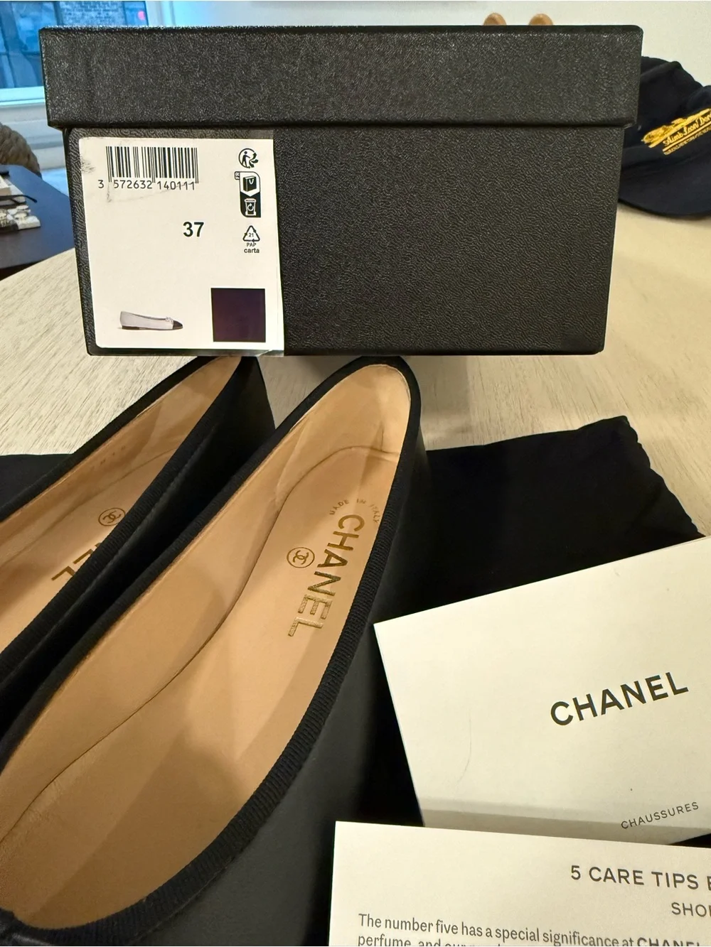 CHANEL Black Leather Cap-Toe Bow Ballet Flats